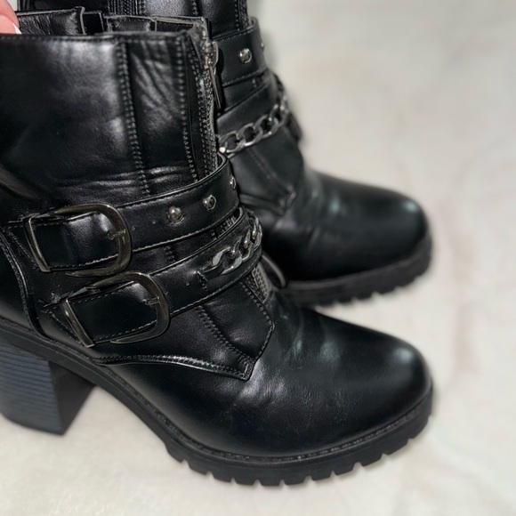 Olivia Kate black chain boots - Picture 10 of 11